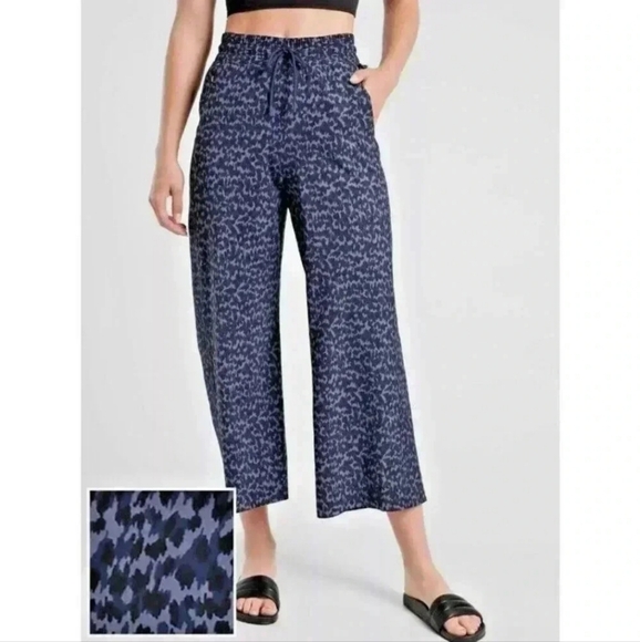 Athleta Avenue Wide Leg Crop Pant Allure Navy Travel Hybrid Work Womens Size 4P - Picture 1 of 10